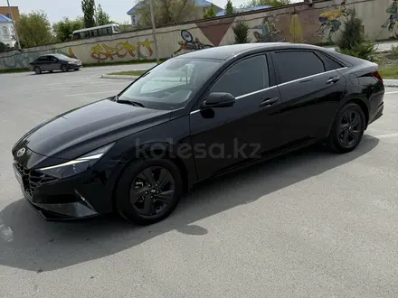 Hyundai Elantra 2022 года за 7 800 000 тг. в Атырау – фото 3