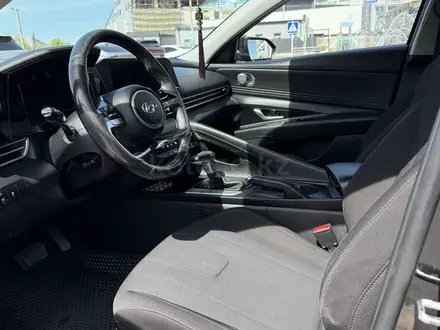 Hyundai Elantra 2022 года за 7 800 000 тг. в Атырау – фото 6
