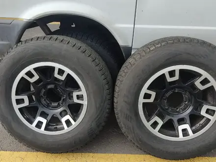 Комплект 265/65R17 для Toyota FJ Cruiser. Состояние отличное. за 400 000 тг. в Алматы – фото 3