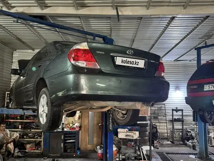 Toyota Camry 2005 года за 6 500 000 тг. в Семей – фото 37