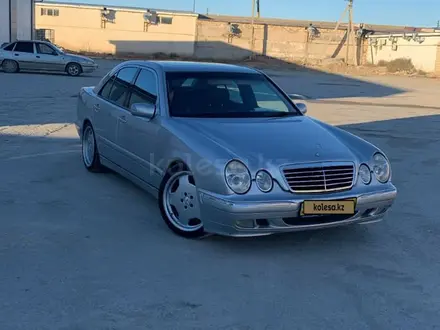 Mercedes-Benz E 320 2002 года за 4 850 000 тг. в Жанаозен