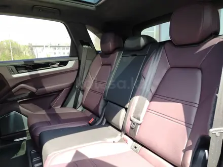 Porsche Cayenne S 2025 года за 106 100 000 тг. в Алматы – фото 9