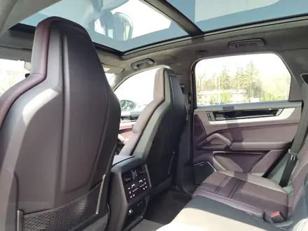 Porsche Cayenne S 2025 года за 106 100 000 тг. в Алматы – фото 10