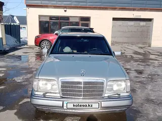 Mercedes-Benz E 320