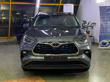 Toyota Highlander Luxe 2022 года за 46 000 000 тг. в Алматы – фото 2