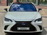 Lexus ES 300h 2019 года за 18 000 000 тг. в Алматы – фото 2