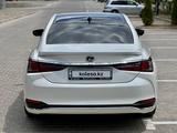 Lexus ES 300h 2019 года за 18 000 000 тг. в Алматы – фото 5