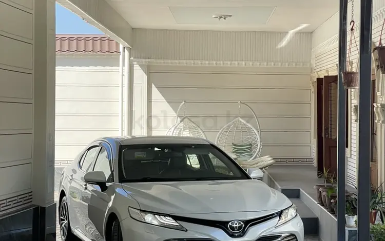 Toyota Camry 2018 года за 12 700 000 тг. в Шымкент