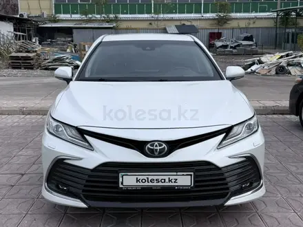 Toyota Camry 2021 года за 16 500 000 тг. в Шымкент