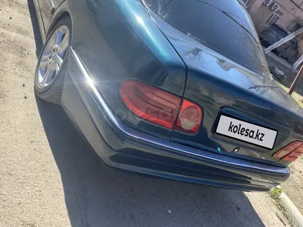 Mercedes-Benz E 230 1996 года за 2 400 000 тг. в Караганда – фото 8