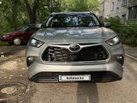 Toyota Highlander 2022 года за 26 000 000 тг. в Алматы