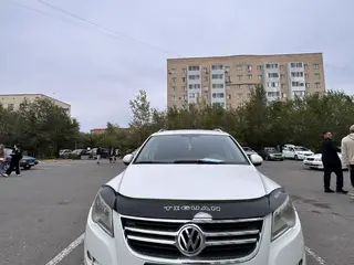 Volkswagen Tiguan, 2011