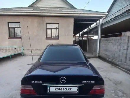 Mercedes-Benz E 220 1994 года за 2 550 000 тг. в Шымкент – фото 3