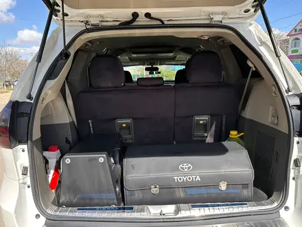 Toyota Sienna 2015 года за 12 000 000 тг. в Актау – фото 13