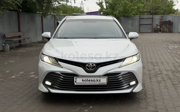 Toyota Camry 2018 годаүшін13 500 000 тг. в Актобе