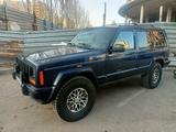 Jeep Cherokee 1997 года за 3 900 000 тг. в Астана