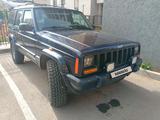 Jeep Cherokee 1997 года за 3 900 000 тг. в Астана – фото 2