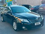Toyota Camry 2011 года за 4 200 000 тг. в Уральск – фото 2