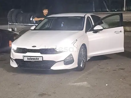 Kia K5 2021 года за 12 000 000 тг. в Алматы