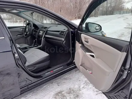 Toyota Camry 2015 года за 6 500 000 тг. в Уральск – фото 13