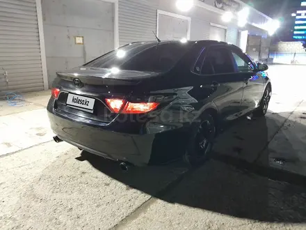 Toyota Camry 2015 года за 6 500 000 тг. в Уральск – фото 5