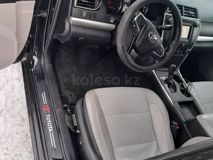 Toyota Camry 2015 года за 6 500 000 тг. в Уральск – фото 9
