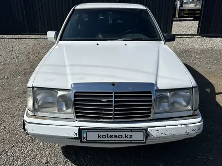 Mercedes-Benz E 230 1990 года за 1 100 000 тг. в Алматы