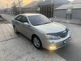 Toyota Camry 2004 года за 7 300 000 тг. в Шымкент – фото 2