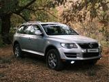 Volkswagen Touareg 2007 года за 6 700 000 тг. в Алматы – фото 4
