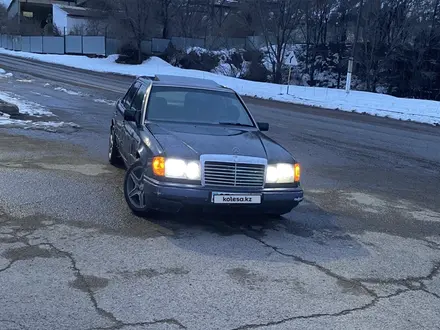 Mercedes-Benz E 230 1992 года за 1 600 000 тг. в Алматы – фото 7