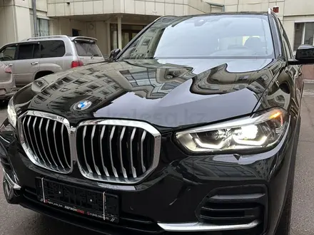 BMW X5 2022 года за 35 100 000 тг. в Астана