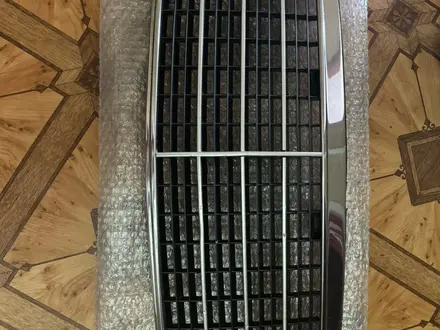 Решетка радиатора w 140 за 25 000 тг. в Астана