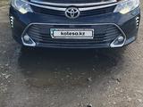 Toyota Camry 2016 года за 10 500 000 тг. в Семей – фото 2