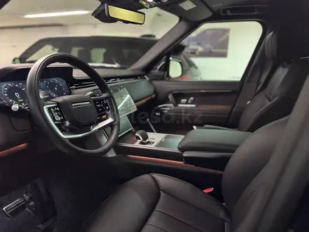 Land Rover Range Rover 2025 года за 120 000 000 тг. в Алматы – фото 4