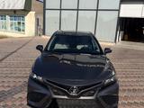 Toyota Camry 2022 года за 15 500 000 тг. в Шымкент