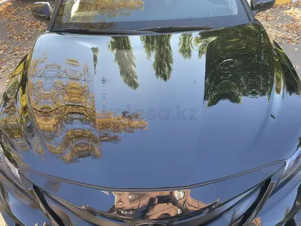 Toyota Camry 2018 года за 17 500 000 тг. в Астана – фото 42