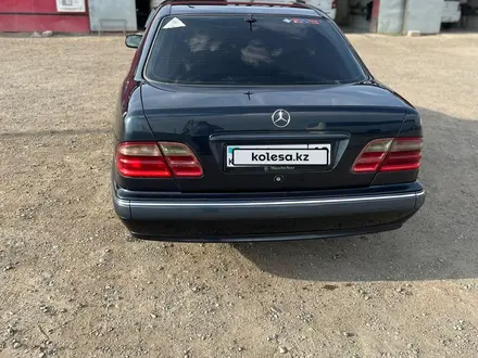 Mercedes-Benz E 320 2000 года за 3 200 000 тг. в Актау – фото 5