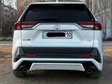 Toyota RAV4 2021 года за 17 500 000 тг. в Костанай – фото 3