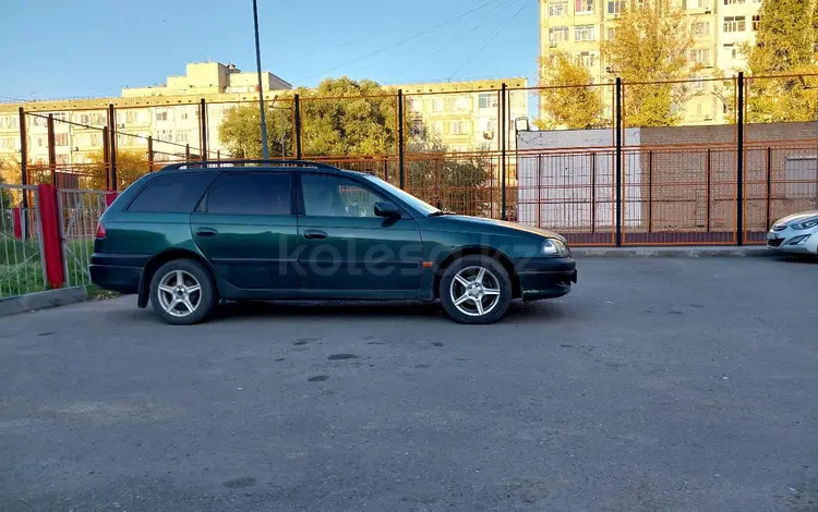 Toyota Avensis 1998 годаfor3 200 000 тг. в Астана