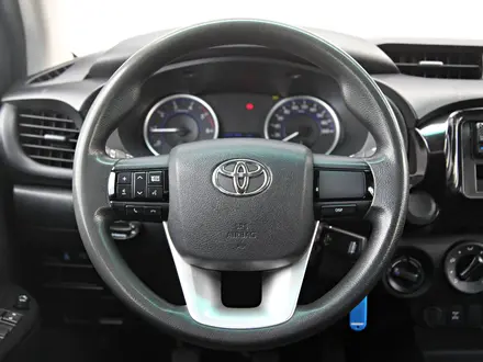 Toyota Hilux 2018 года за 13 490 000 тг. в Алматы – фото 13