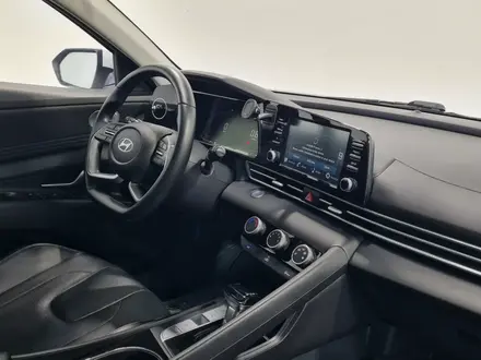 Hyundai Elantra 2023 года за 8 070 000 тг. в Алматы – фото 15
