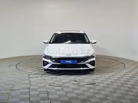 Hyundai Elantra 2023 года за 8 070 000 тг. в Алматы – фото 2