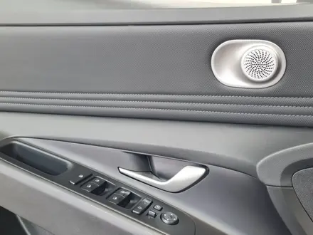 Hyundai Elantra 2023 года за 8 070 000 тг. в Алматы – фото 23