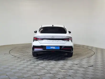 Hyundai Elantra 2023 года за 8 070 000 тг. в Алматы – фото 6