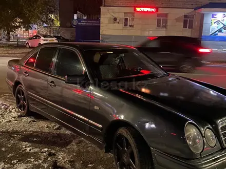 Mercedes-Benz E 320 1995 года за 1 550 000 тг. в Петропавловск – фото 4