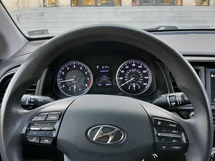 Hyundai Elantra 2018 года за 5 900 000 тг. в Актау – фото 7