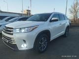 Toyota Highlander 2017 года за 19 000 000 тг. в Уральск – фото 2