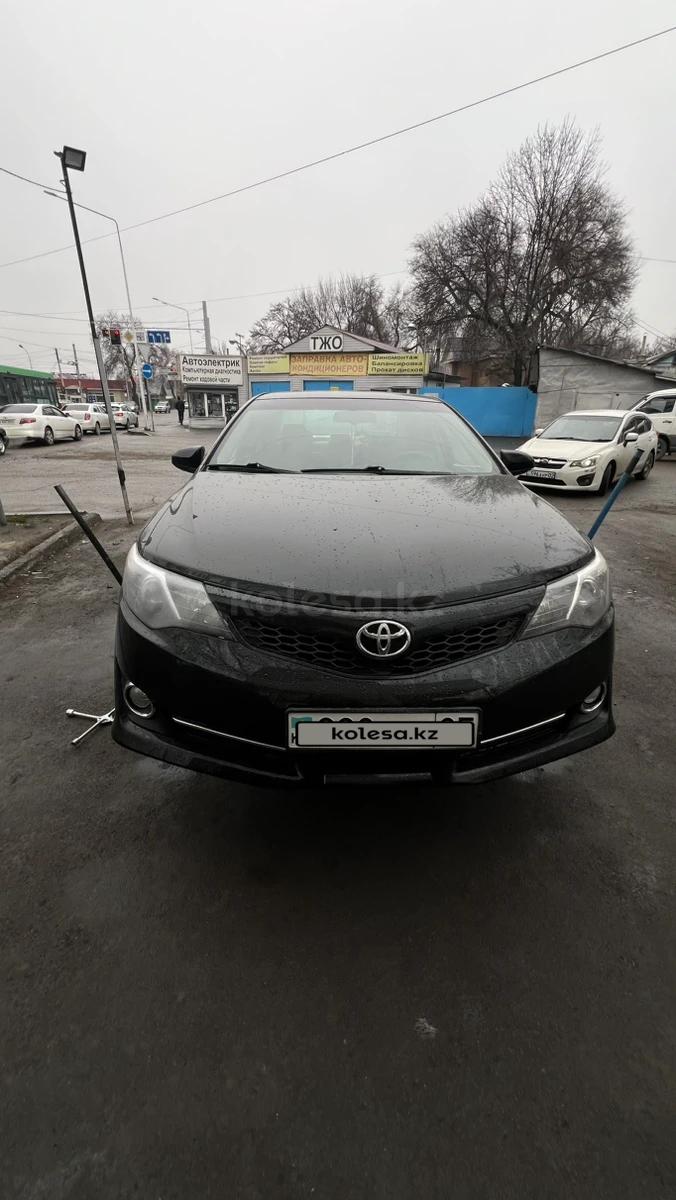 Toyota Camry 2013 г.