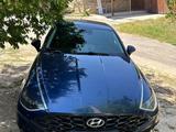 Hyundai Sonata 2021 года за 9 500 000 тг. в Уральск – фото 2