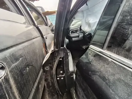 Стойка двери центральная левая Toyota Camry 70 за 250 000 тг. в Тараз